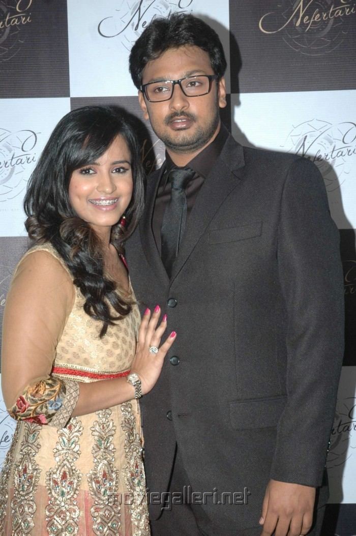 Dayanidhi Azhagiri Picture 209799 Dayanidhi Alagiri with wife Anusha at