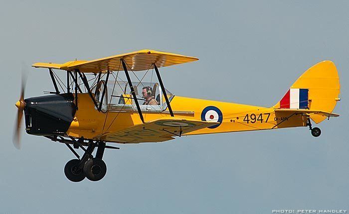 De Havilland Tiger Moth The FL Bill McRae de Havilland Tiger Moth gt Vintage Wings of Canada