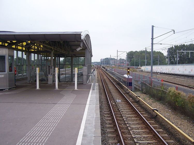De Vlugtlaan metro station