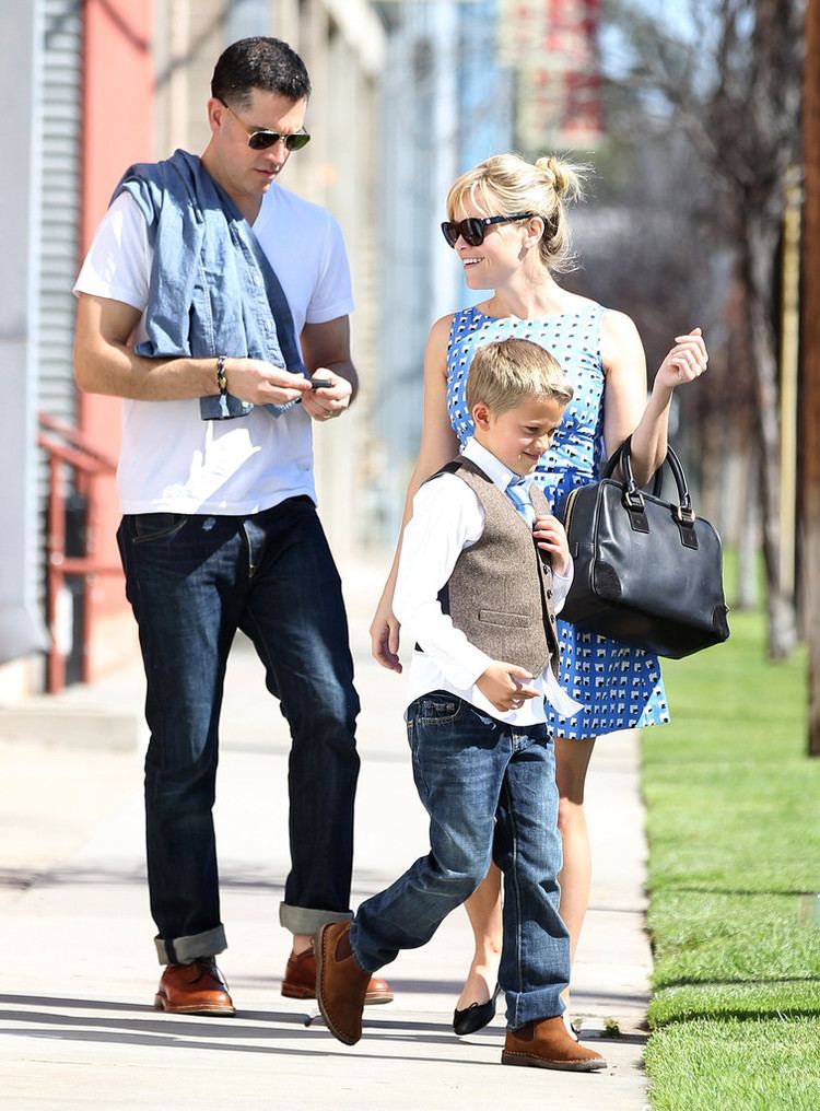 Deacon Phillippe Deacon Phillippe Photos Reese Witherspoon And Family At