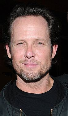 Dean Winters httpsuploadwikimediaorgwikipediacommonsthu