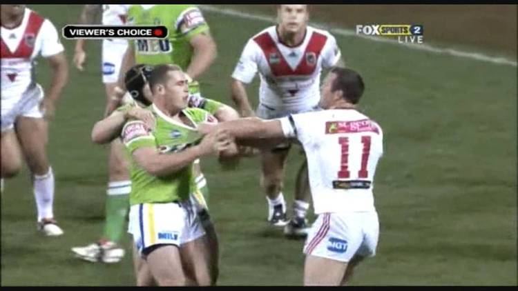 Dean Young (rugby league) Dean Young V Terry Campese Raiders Dragons 2009 fight YouTube