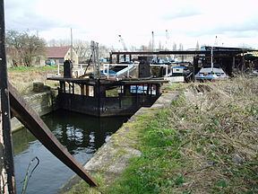 Dearne and Dove Canal httpsuploadwikimediaorgwikipediacommonsthu