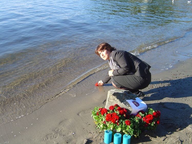 Death of Alan Kurdi Refugee Crisis Minutes of Mourn for Alan Kurdi and Others Welcome