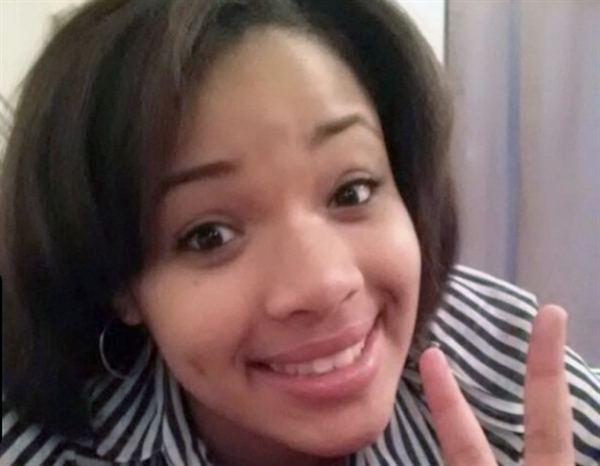 Death of Hadiya Pendleton wwwchicagonowcomyourdoubtingthomasfiles2013