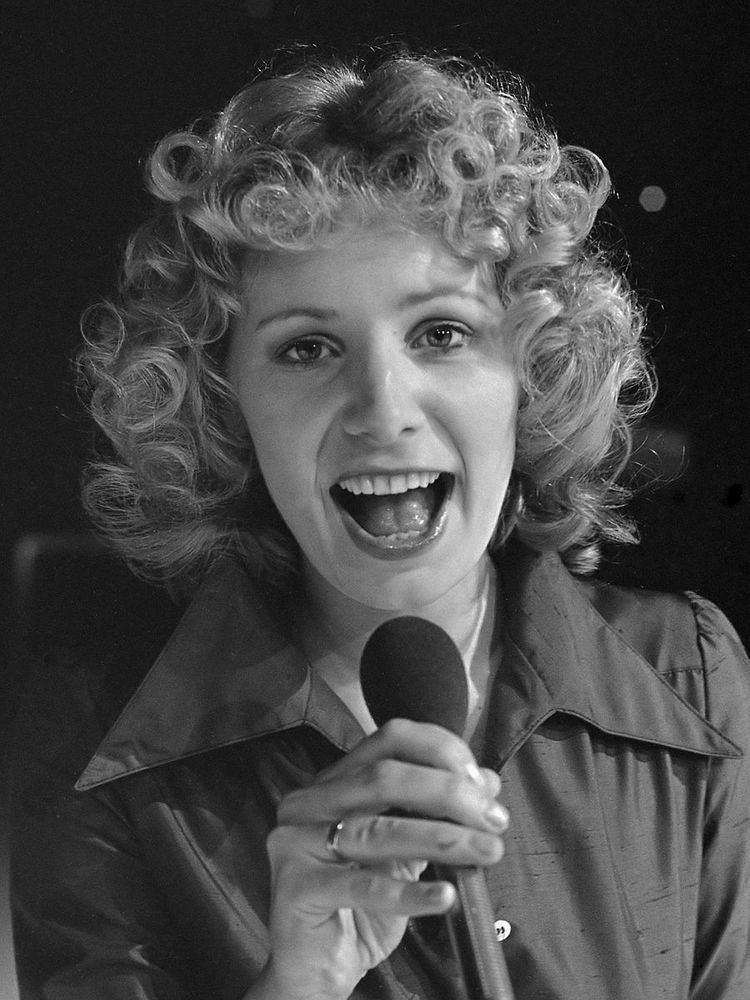 Debbie (singer)