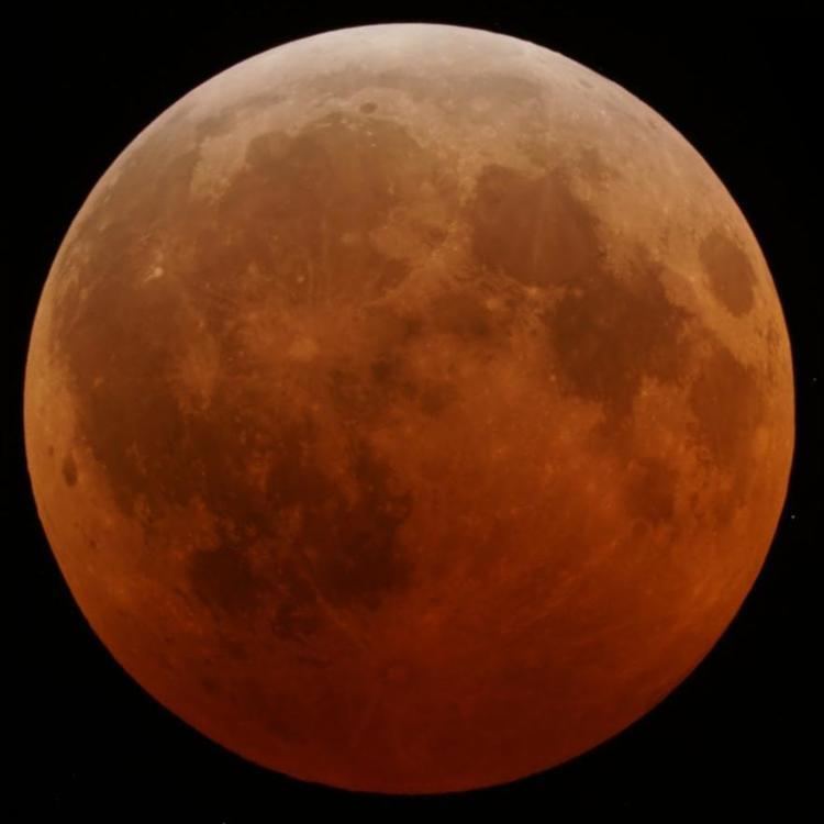 December 2010 lunar eclipse