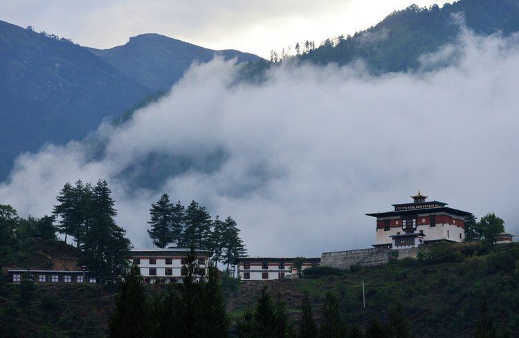 Dechen Phodrang Monastery FileDechen Phodrang Monasteryjpg Wikimedia Commons