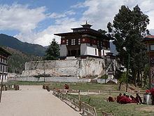Dechen Phodrang Monastery httpsuploadwikimediaorgwikipediacommonsthu