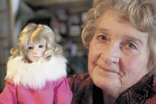 DeeDee Jonrowe DeeDee Jonrowe is latest subject for Iditarod dollmaker
