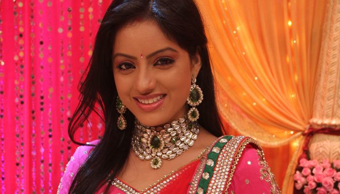 Deepika Singh Deepika Singh asked to gain weight for TV show Zee News