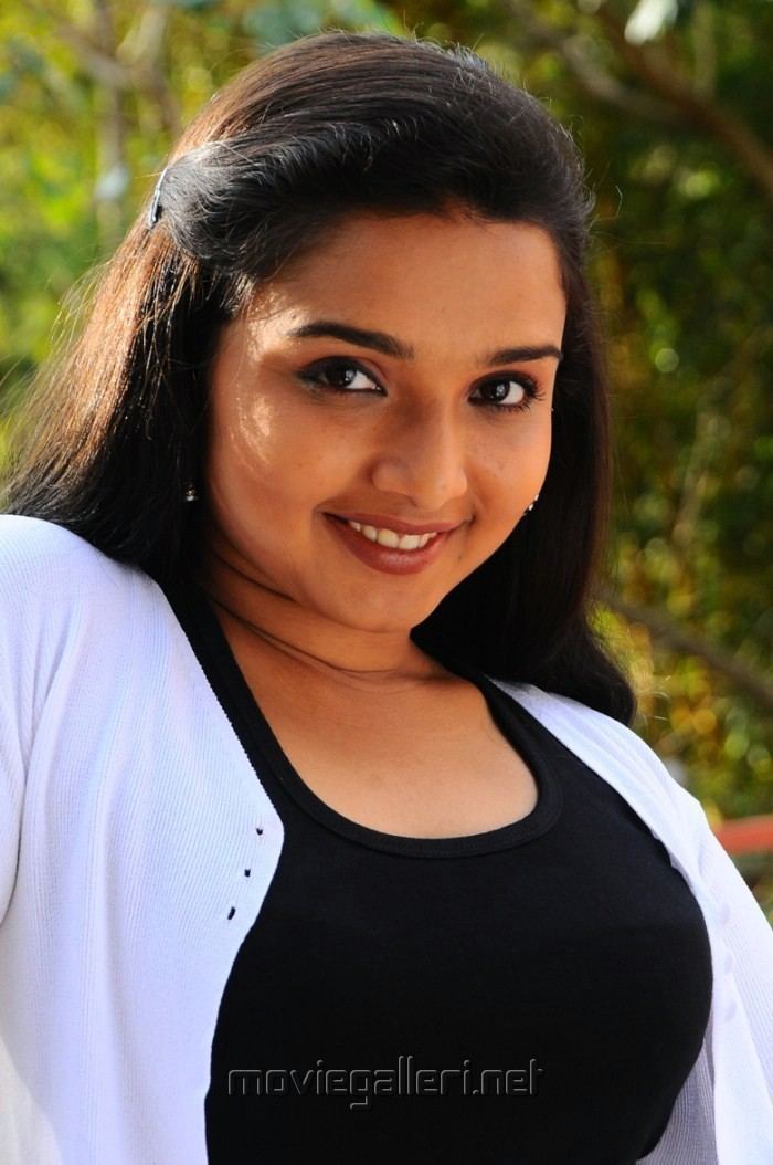 Deepthi Nambiar Picture 271107 Thulli Vilayadu Actress Deepti Nambiar