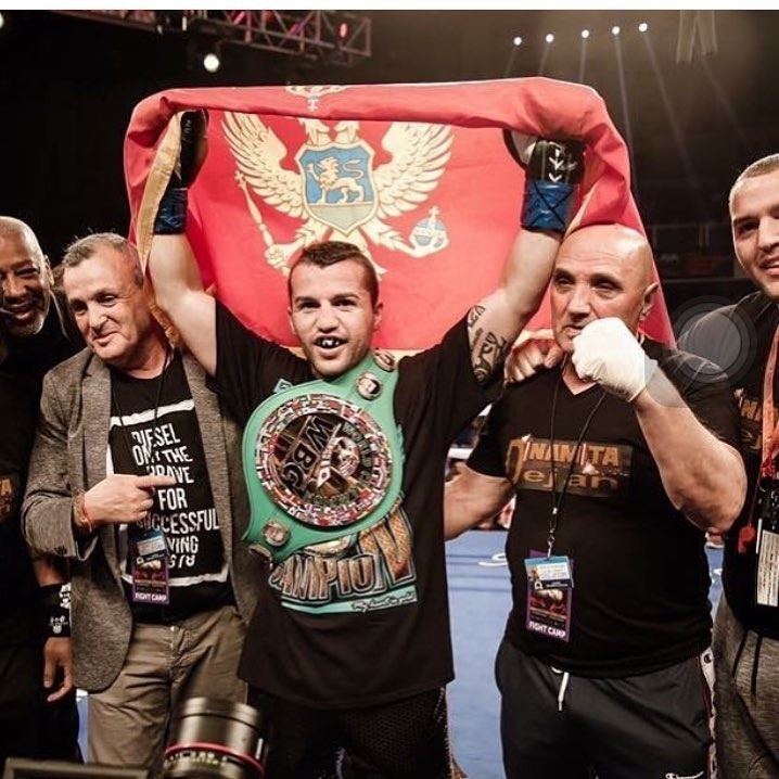 Dejan Zlatičanin Dejan Zlatianin profesionalni prvak svijeta u boksu Vijestime