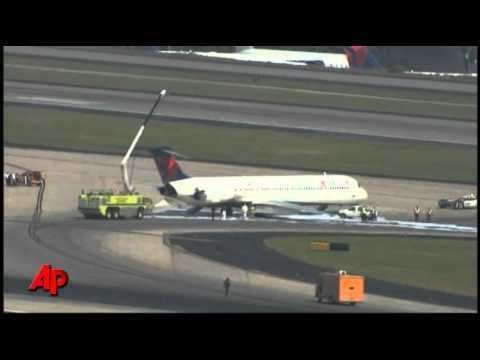 Delta Air Lines Flight 1288 Raw Video Delta Flight Evacuated in Atlanta YouTube