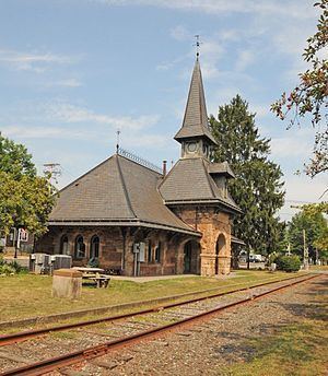 Demarest (Erie Railroad station) httpsuploadwikimediaorgwikipediacommonsthu
