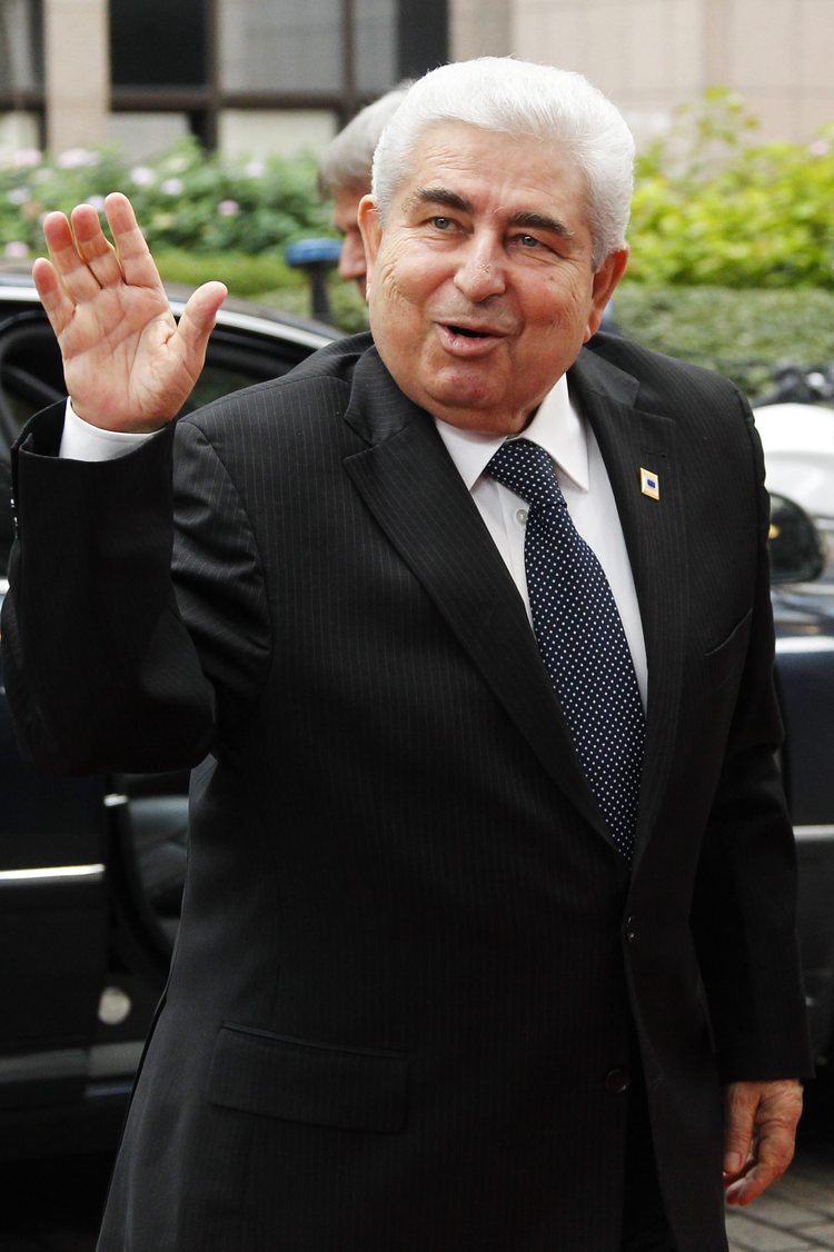 Demetris Christofias Christofias to ask Hollande for a troika return Neos Kosmos