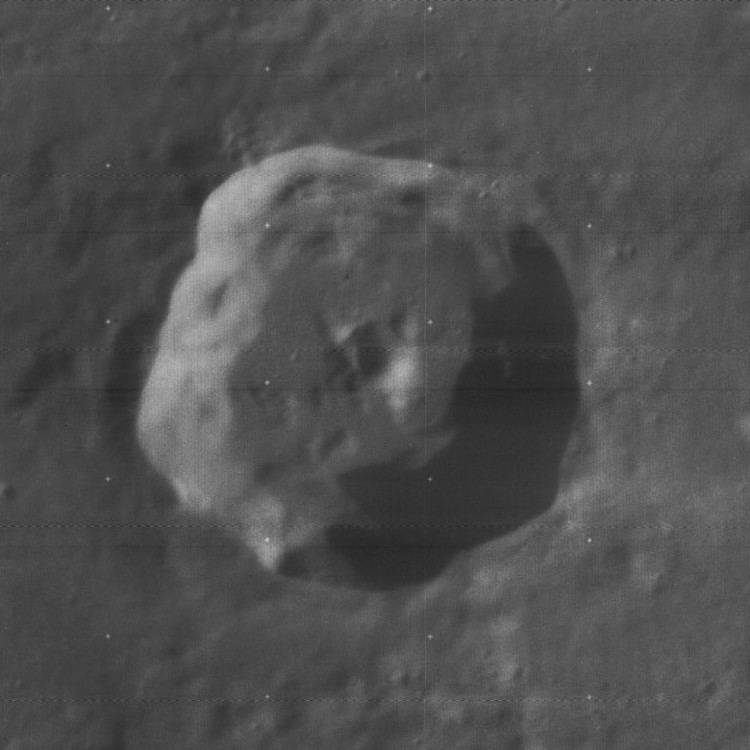 Democritus (crater)