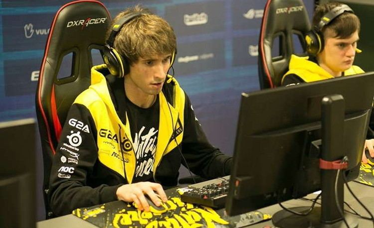Dendi (Dota player) Dendi sets record for most games played with one team Dota Blast