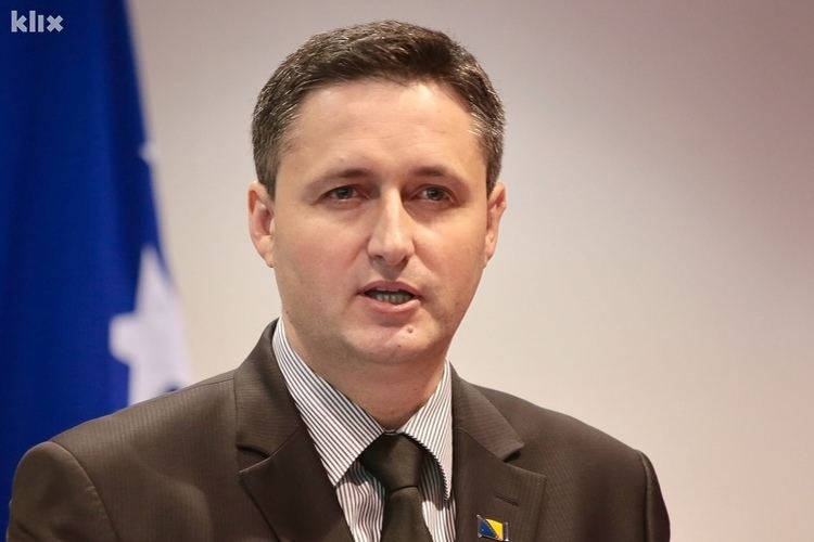 Denis Bećirović Denis Beirovi 9 januar treba obiljeavati kao dan alosti u BiH