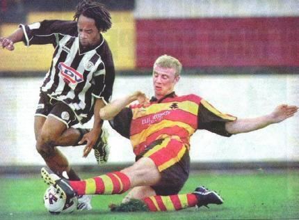 Denis Connaghan Denis Connaghan v St Mirrens Jose Quitongo H Aug 2001 Photo