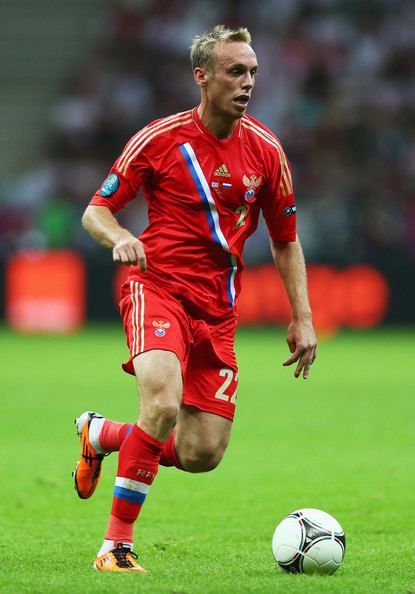 Denis Glushakov Denis Glushakov Pictures Greece v Russia Group A UEFA