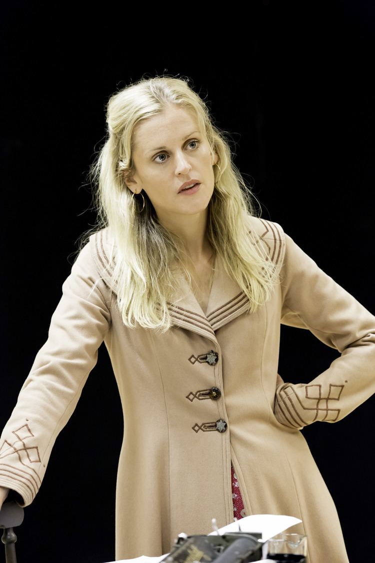 Denise Gough People Places and Things Explore Headlong