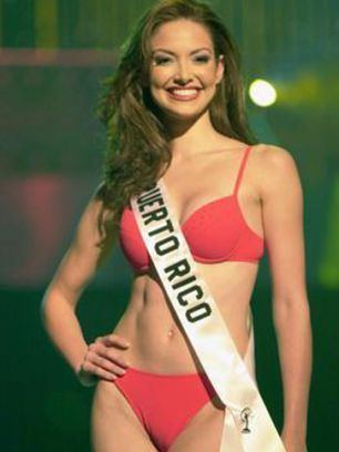 Denise Quiñones Miss Universe 2001 Denise Quinones of Puerto Rico wearing a