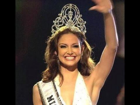 Denise Quiñones Denise Quiones in her coronation as Miss Universe 2001 YouTube