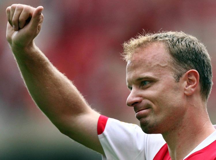 Dennis Bergkamp Ian Wright and Arsenal shout out Dennis Bergkamp on his