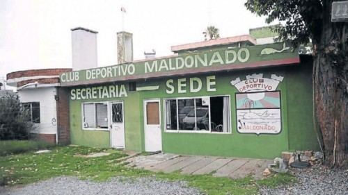 Deportivo Maldonado Deportivo Maldonado lo strano parcheggio delle stelle Tropico del