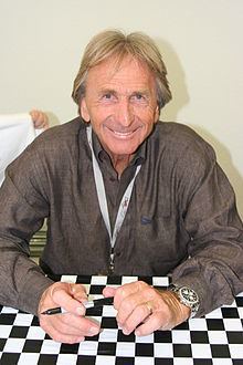 Derek Bell (racing driver) Derek Bell racing driver Wikipedia the free encyclopedia