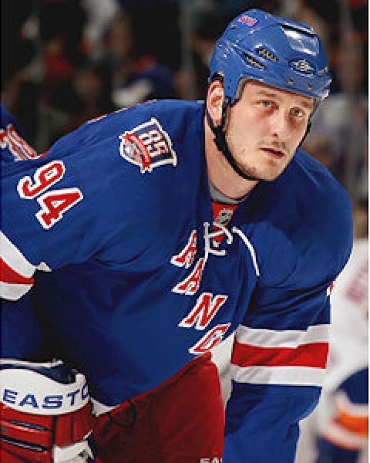 Derek Boogaard Boogaard died from mix of alcohol amp painkillers NY Daily