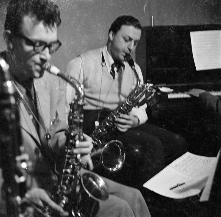 Derek Humble Photograph of Derek Humble and Benny Green performing on saxophones