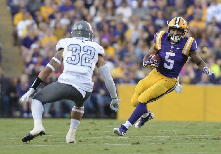 Derrius Guice LSU39s Derrius Guice runs for murdered father hardworking mom hard