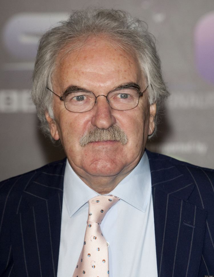 Des Lynam Des Lynam Backs Ukip Rewrites 39Send In The Clowns39 Song