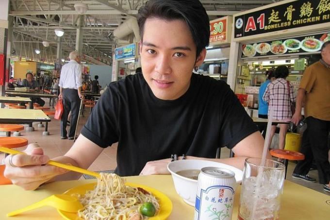 Desmond Ng Getai champ Desmond Ng has soft spot for hawker centre soup Latest