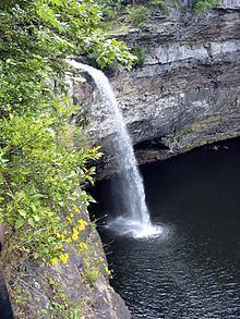 DeSoto Falls (Alabama) httpsuploadwikimediaorgwikipediacommonsthu