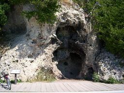 Devil's Kitchen (cave) httpsuploadwikimediaorgwikipediacommonsthu