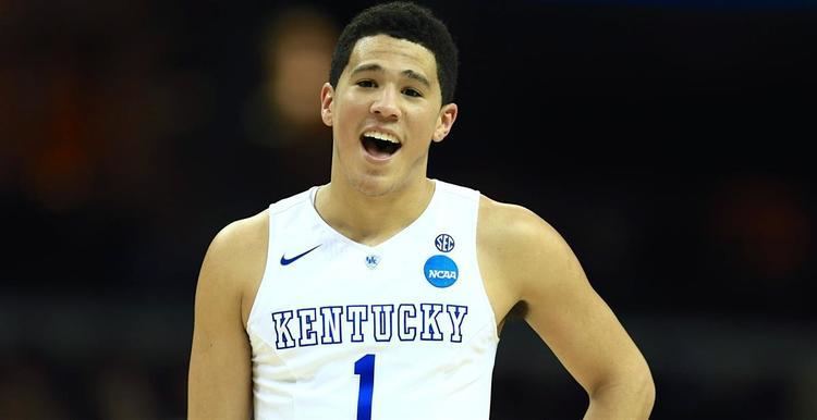 Devin Booker Girls like Devin Booker so much they are licking his car