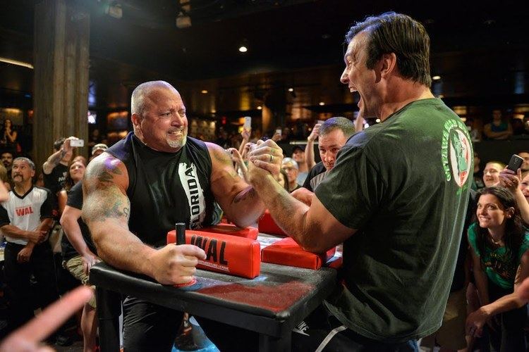 Arm wrestling fight between Devon Larratt and Christian Binnie