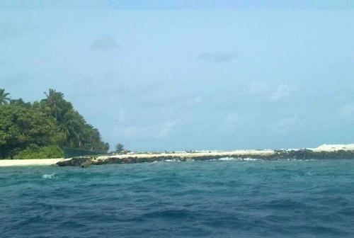 Dharavandhoo Airport