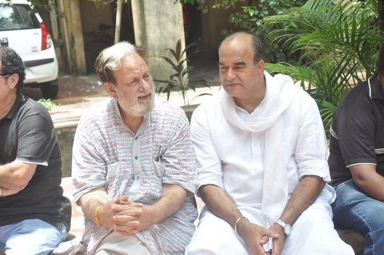 Dharmesh Tiwari Actor director Dharmesh Tiwari passes away at 63 Bollywood Garam