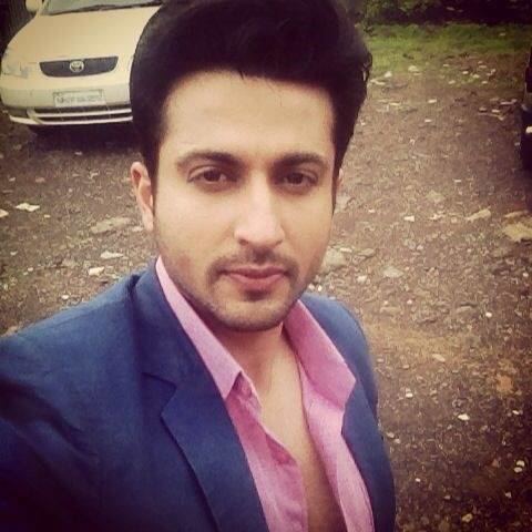 Dheeraj Dhoopar Get candid with Dheeraj Dhoopar SSK Photo Gallery