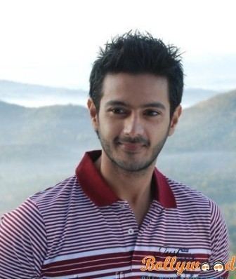 Dhruv Bhandari Dhruv Bhandari biography wiki age height wife gf