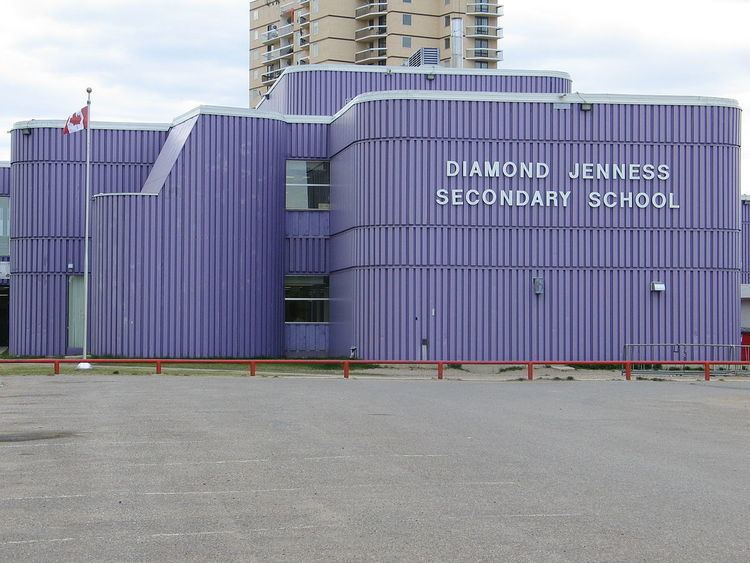 Diamond Jenness Secondary School
