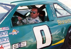 Dick McCabe (racing driver) mainevintageracecarscomMORRISSITEDMcCphoto5cJPG