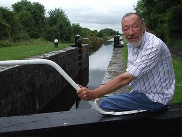 Dick Warner Tributes pour in as Waterways presenter Dick Warner dies after