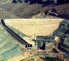 Dicle Dam httpsuploadwikimediaorgwikipediacommonsthu