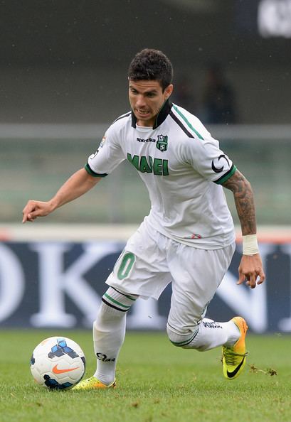 Diego Farias Diego Farias Photos Hellas Verona FC v US Sassuolo