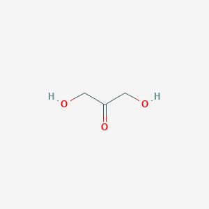 The structure of Dihydroxyacetone in a white background with a line connected in each element from left to HO-O-OH.